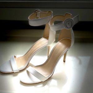 White Marc Fisher 9M heels